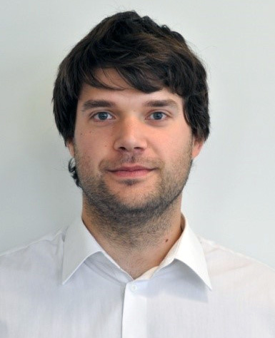 Dr. Dávid Sziroczák portréja